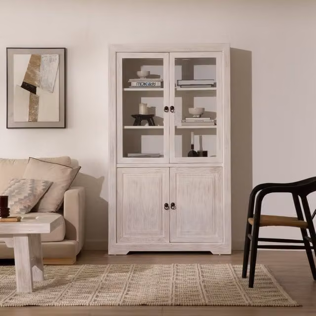 Vetrina Oblak Banak in legno massiccio di araucaria bianco shabby chic con ante in vetro