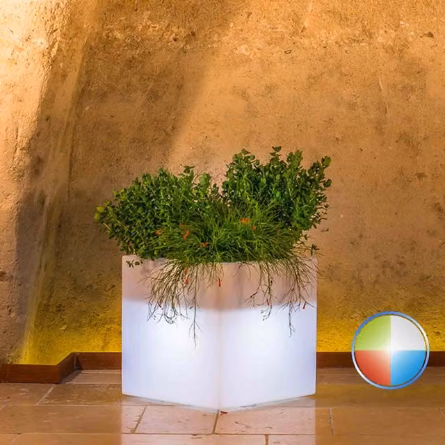 Vaso Cube TEKCNOPLAST in resina bianca con illuminazione LED multicolor, forma quadrata, L/P/H: 40 x 40 x 40 cm