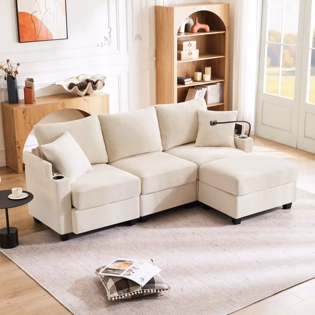Divano angolare FOLYNA da 3 a 4 posti in velluto a coste beige con pouf mobile, ricarica USB e cuscini inclusi, L/P/H: 213.5 x 139 x 87 cm – 2