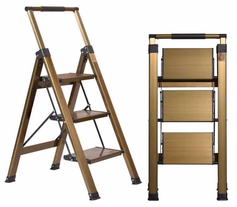 Scala a tre gradini pieghevole con corrimano, in alluminio color champagne, con portata massima di 150 kg
