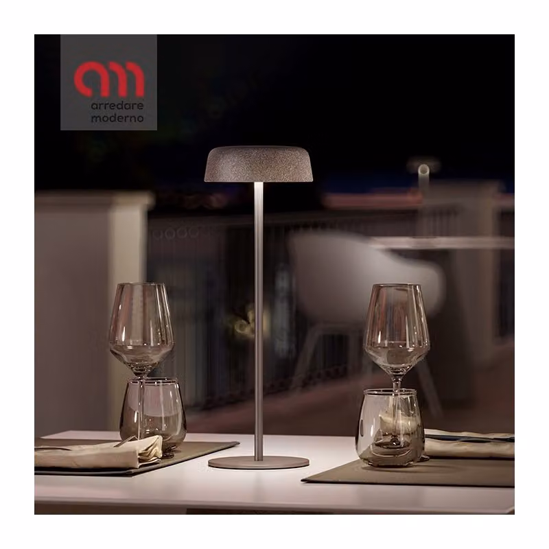 Lampada Fade Metal Plust da tavolo