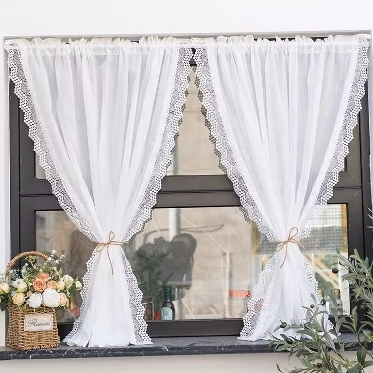 Tende trasparenti effetto lino con bordo in pizzo, colore bianco