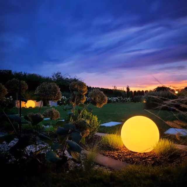 Lampada da giardino a sfera bianca Eko-Light EKO0459 in plastica con attacco E27, Diametro: 60 cm – 1