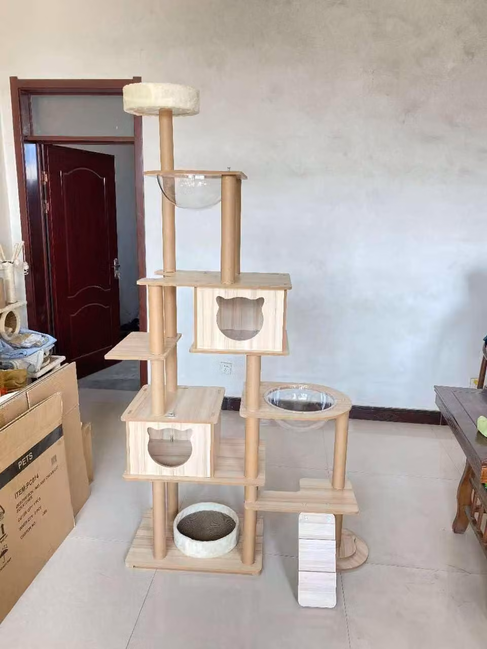 Albero per gatti grande, con 4 capsule spaziali e design multifunzionale