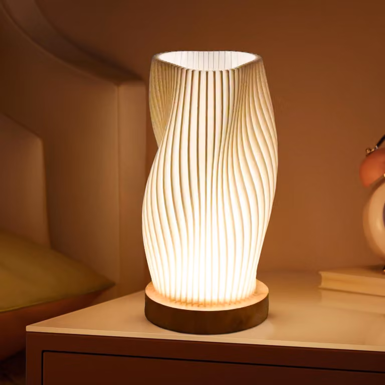 Lampada da tavolo moderna in legno composito bianco con 3 sorgenti luminose a LED, 3 colori e 9 livelli di luminosità