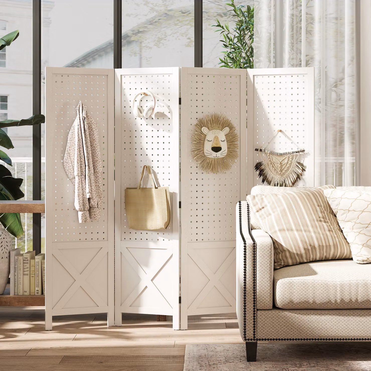 Paravento interno HOMCOM a 4 pannelli forati in legno, divisore di ambienti pieghevole moderno, Bianco, H: 144,5 cm, L: 152 cm, P: 1,7 cm – 2