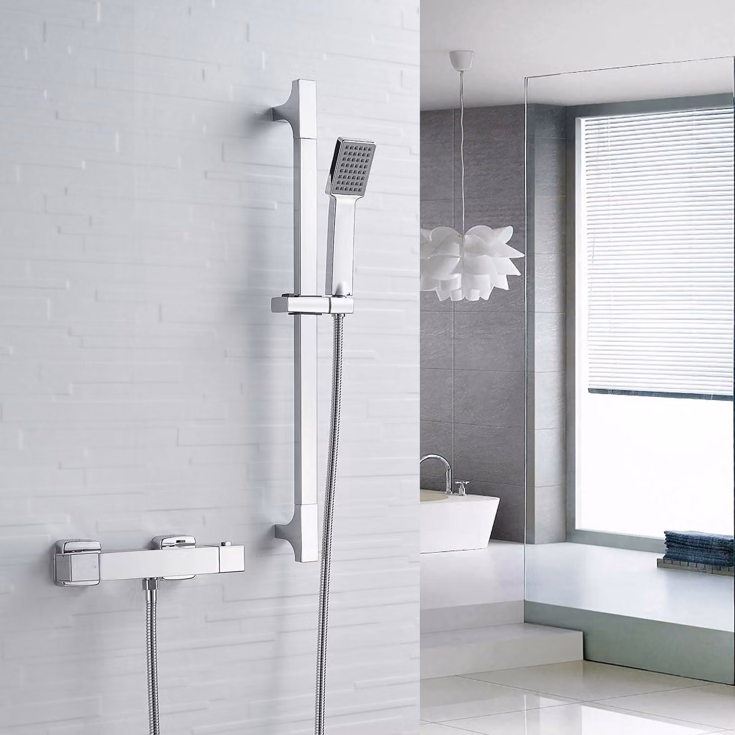 Rubinetto doccia termostatico quadrato con barra porta-doccia, finitura cromata