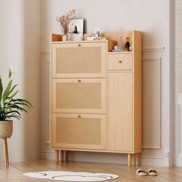 Scarpiera OKWISH in Rattan e Legno con Ante a Roll shutter e Ripiani Interni, Beige, L: 90 cm, P: 17 cm, H: 125 cm