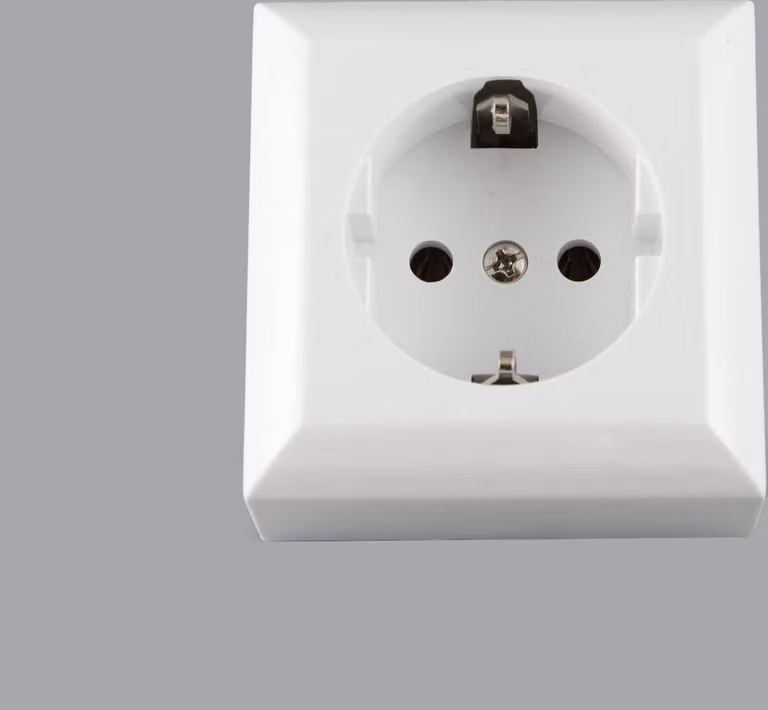 NEU Aufputz Schuko Steckdosen 1-fach, 2-fach, 3 fach e 4-fach oder Verteiler