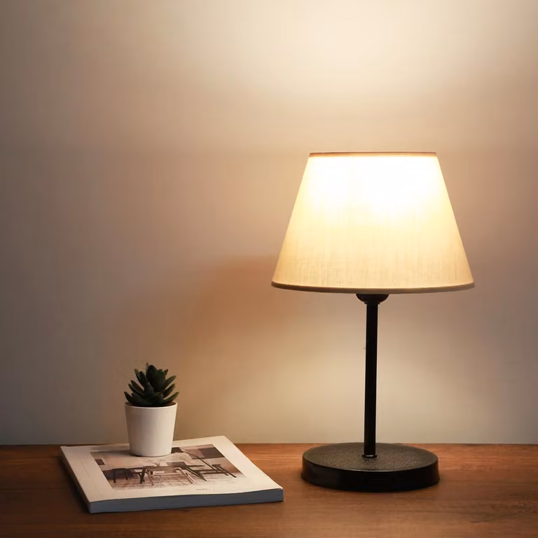 Opviq, lampada da tavolo di alta qualità interamente in metallo, beige e nero, altezza 36 cm, paralume 22 x 14 cm, cavo da 150 cm, attacco E27, max 40 W | Design elegante per ogni casa.