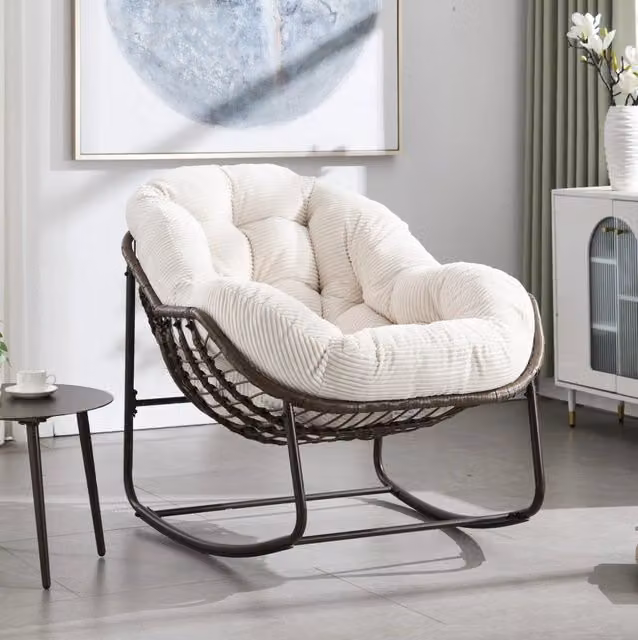 Poltrona a dondolo bianca 78x106x90 cm in rattan sintetico, struttura in acciaio