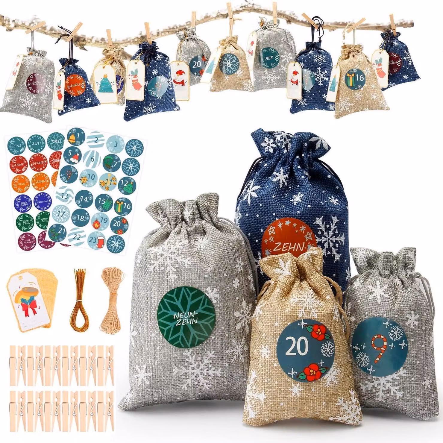 Calendario dell'Avvento da riempire, composto da 24 sacchetti di stoffa, con numeri adesivi e piccoli elementi decorativi