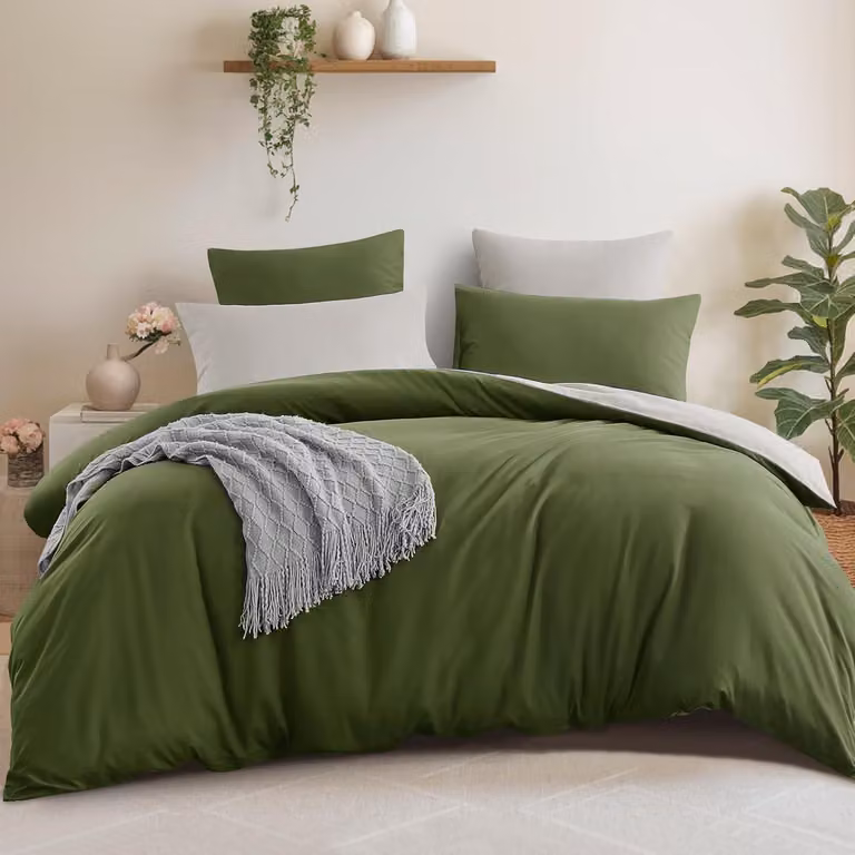 Set di lenzuola con angoli a incastro, 240x260 cm, color verde oliva/beige, con 2 federe 65x65 cm