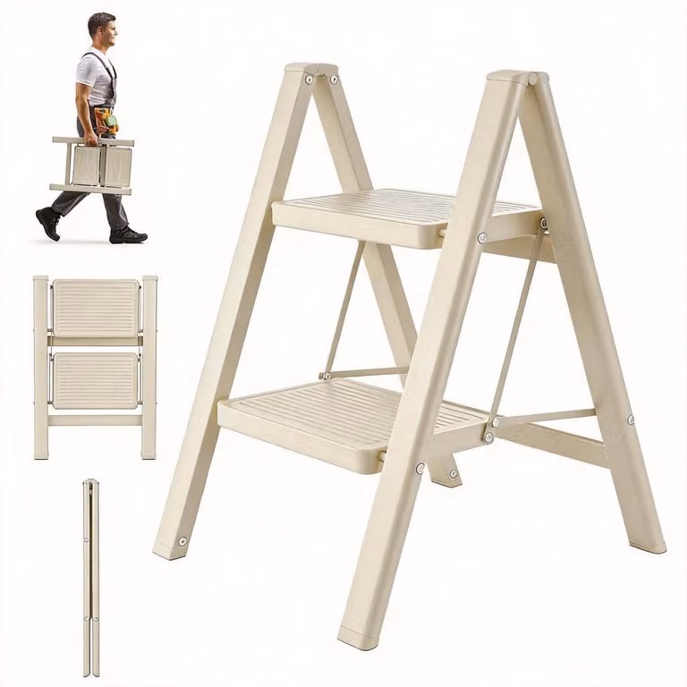 Scala a due gradini pieghevole, color crema, con capacità di carico di 150 kg e superficie antiscivolo