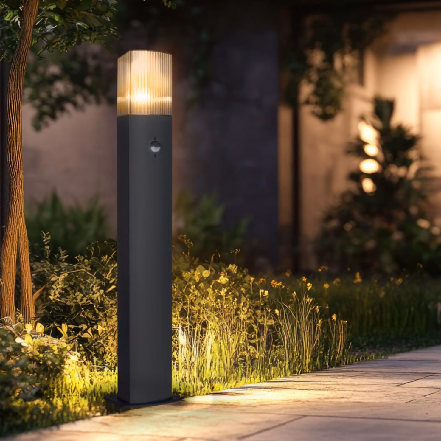 Lampada da esterno a palo E27 da 15W - Lampada da terra per illuminazione del giardino, grado di protezione IP54 - Lampada da terra a palo per giardino, altezza 75 cm (con sensore di movimento)