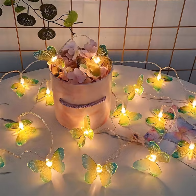Catena luminosa a LED a forma di farfalla, lunghezza 3 metri, 20 LED gialli, alimentazione a batteria/USB