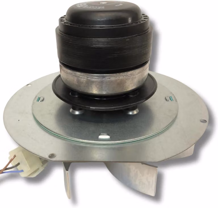 Sistema di aspirazione per stufe a pellet con motore EcoFit 2RECA3, modello FANDIS VFCA23, dotato di ventola alta 25 mm, potenza 23/27 watt, diametro della ventola 150