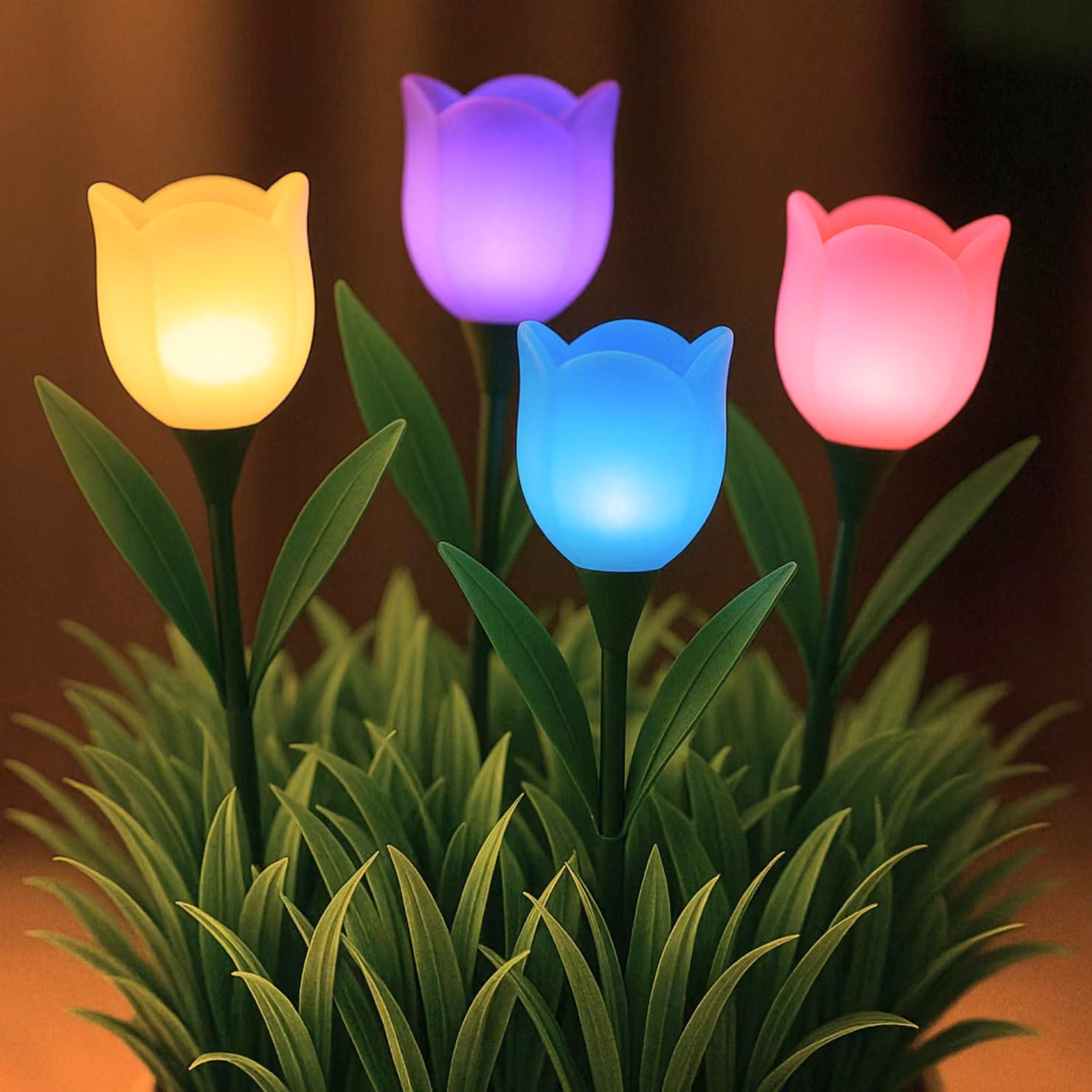 Set di 4 lampade a forma di tulipano solari, colorate, grado di protezione IP44, con tecnologia LED, altezza 29 cm, ideali per giardino e balcone