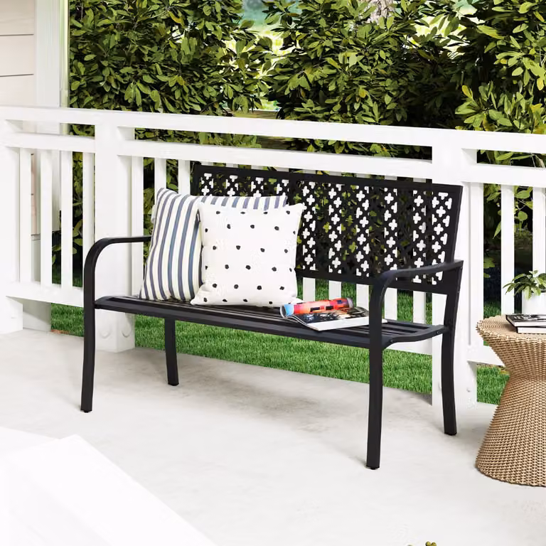 Panchina da giardino Costway per 2 persone in metallo nero con schienale traforato e braccioli, Lunghezza: 127 cm