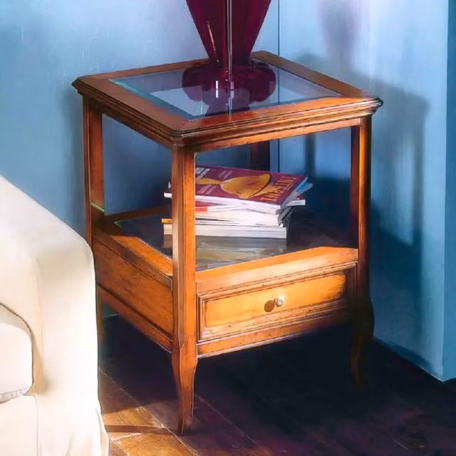 Tavolino classico Mobili 2G in legno e vetro con un cassetto, finitura beige e marrone, L: 55 cm, P: 55 cm, H: 70 cm