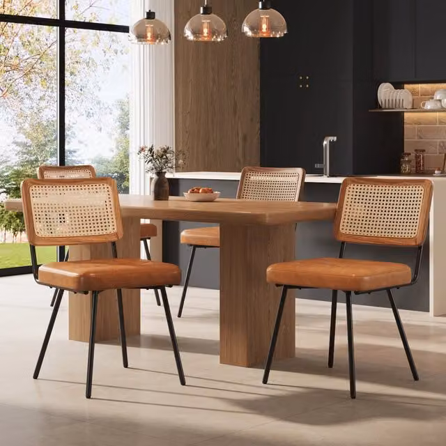 Sedia da pranzo moderna MIVRAY in ecopelle marrone con schienale in rattan PE e gambe in metallo con piedini regolabili