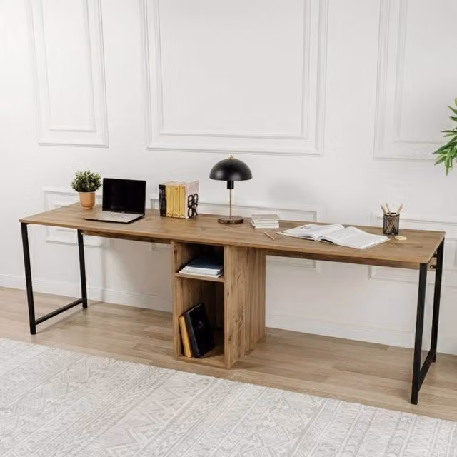 Scrivania DMORA moderna per ufficio e computer, piano in legno di pino e metallo, L 240 x P 60 x H 74 cm, Nero e Marrone