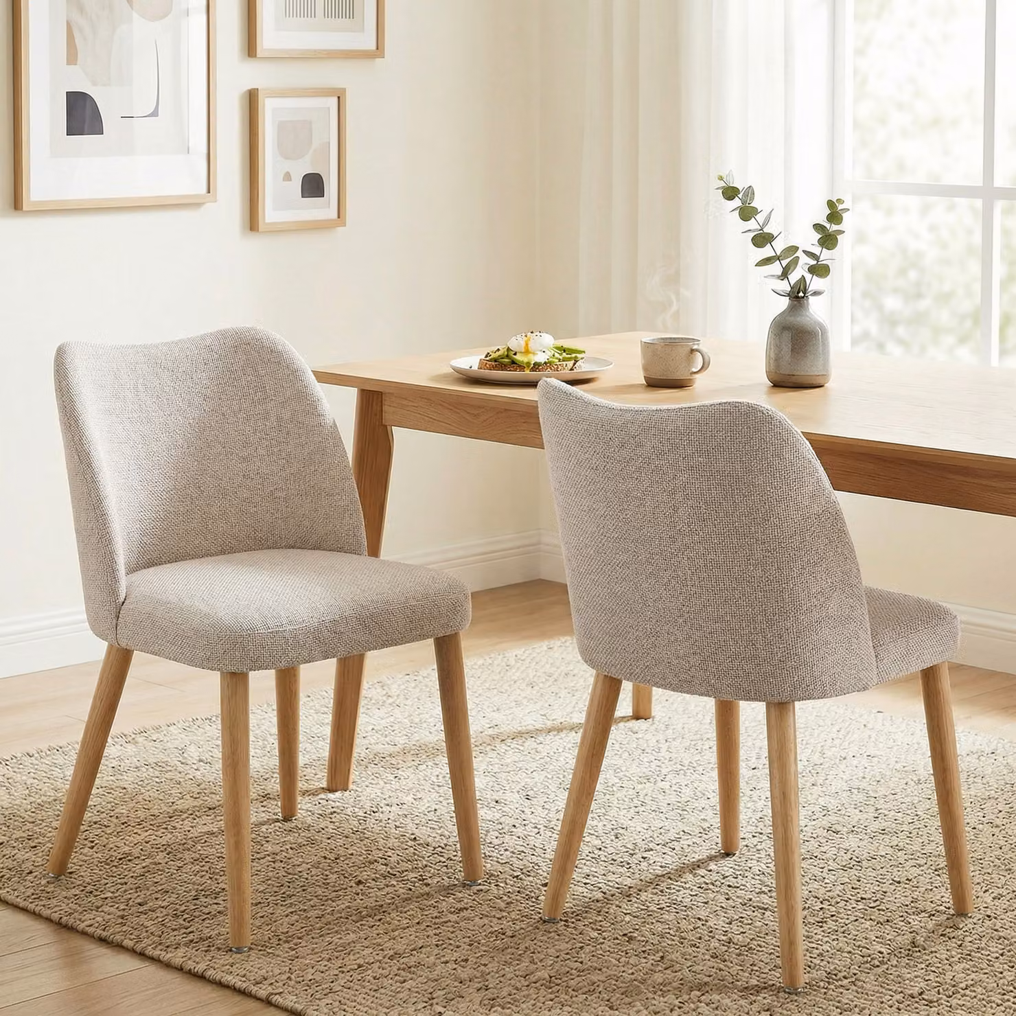 Set di 2 sedie da pranzo HOMCOM in tessuto effetto lino e legno di caucciù, seduta imbottita e schienale curvo, colore beige – 2