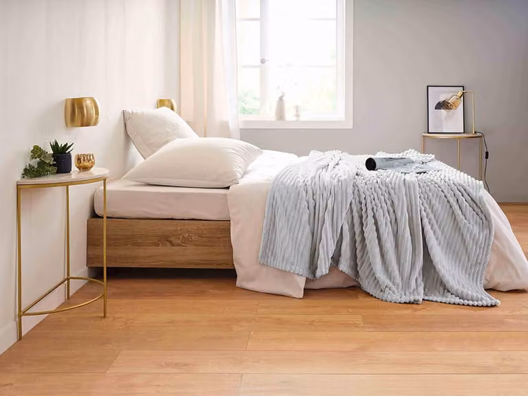 Coperta in velluto a coste, dimensioni 240 x 260 cm, colore perla, estremamente morbida e confortevole