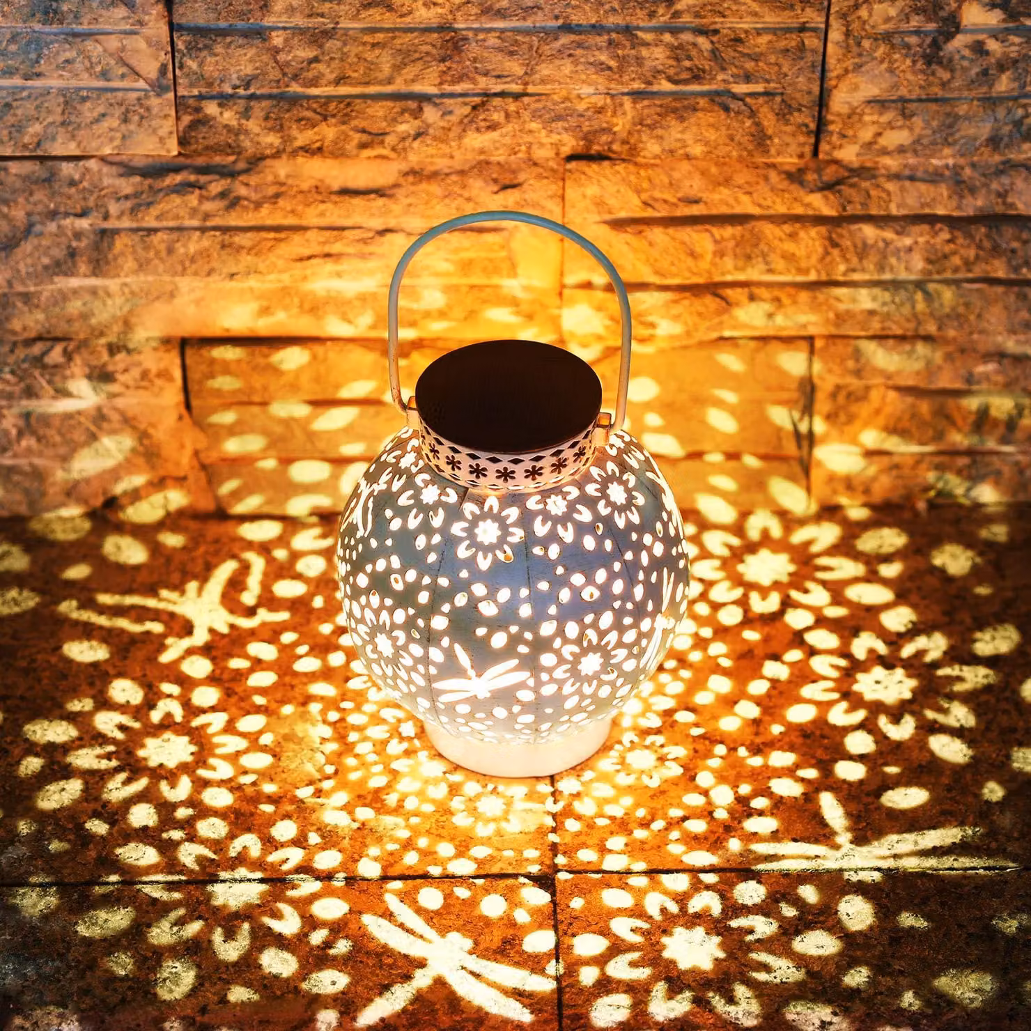 Lanterna solare vintage in metallo, grado di protezione IP65, impermeabile, luce bianco caldo, confezione singola