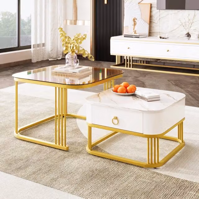 Tavolino da salotto moderno Zephmum con piano in vetro marrone, dettagli dorati e finitura lucida, L: 60 cm, P: 60 cm, H: 42,5 cm