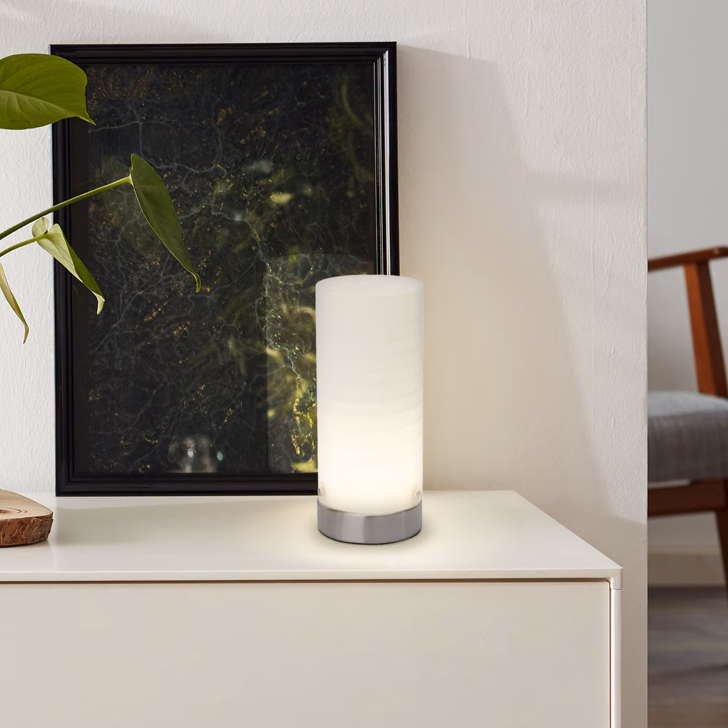 BRILLIANT Daisy lampada da tavolo | lampada da comodino decorativa | vetro/metallo | ferro/bianco | 4,5 W