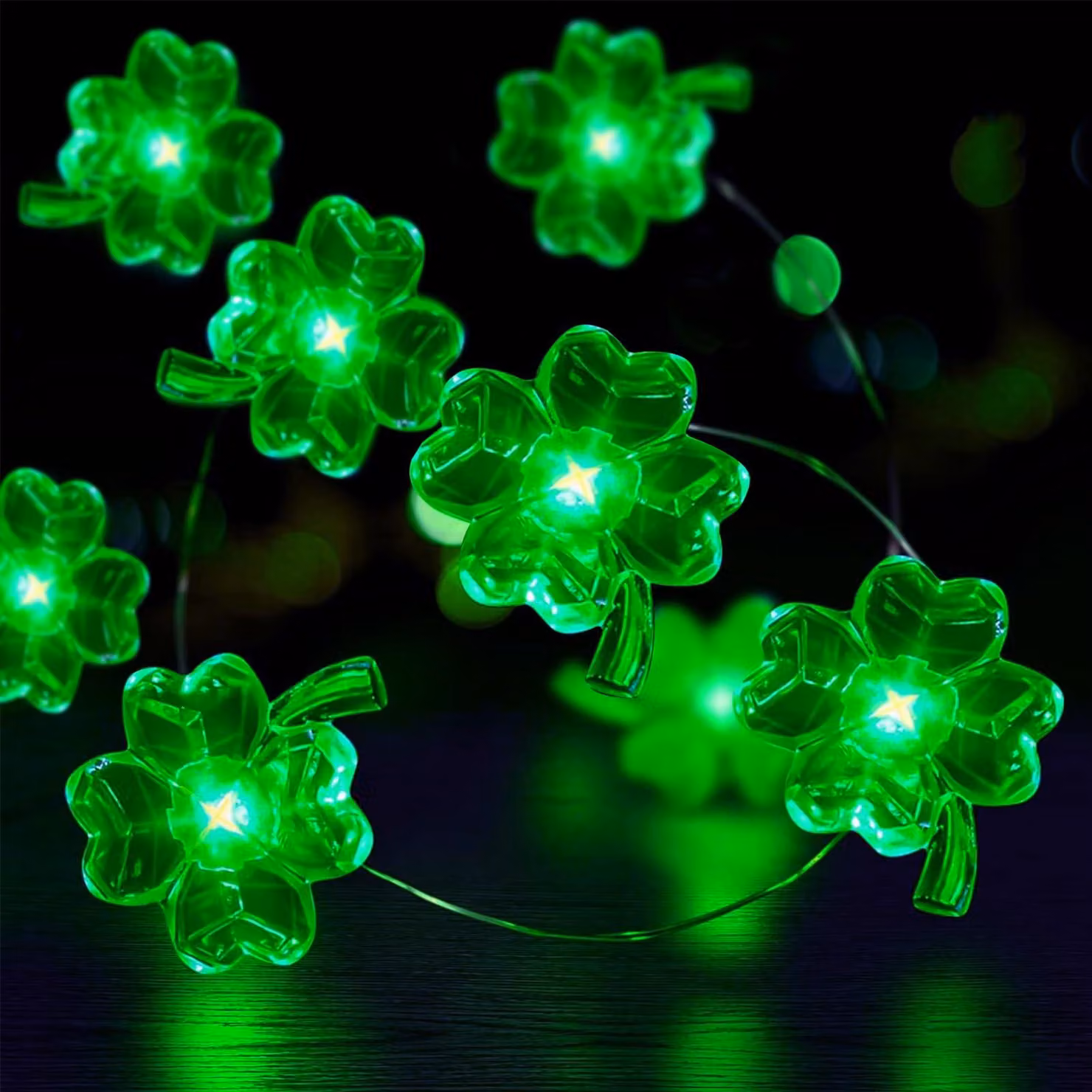Catena luminosa a LED a forma di trifoglio, 3 metri, 30 LED, alimentata a batteria, verde