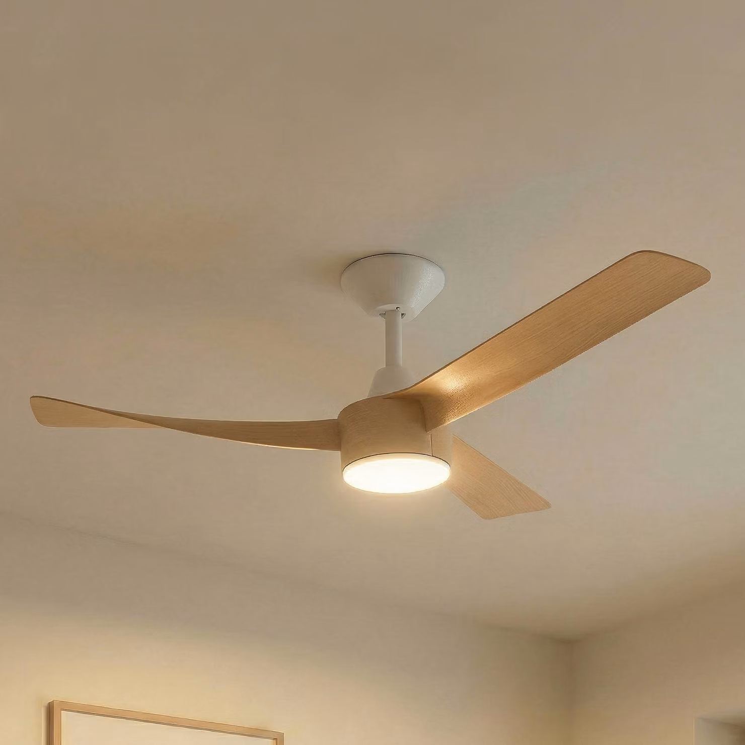Ventilatore da soffitto LED Lucande Airona, bianco/legno, DC, silenzioso, Airona Lucande, dimmerabile, Legno chiaro, Soggiorno / Sala da pranzo, Plastica, Moderno