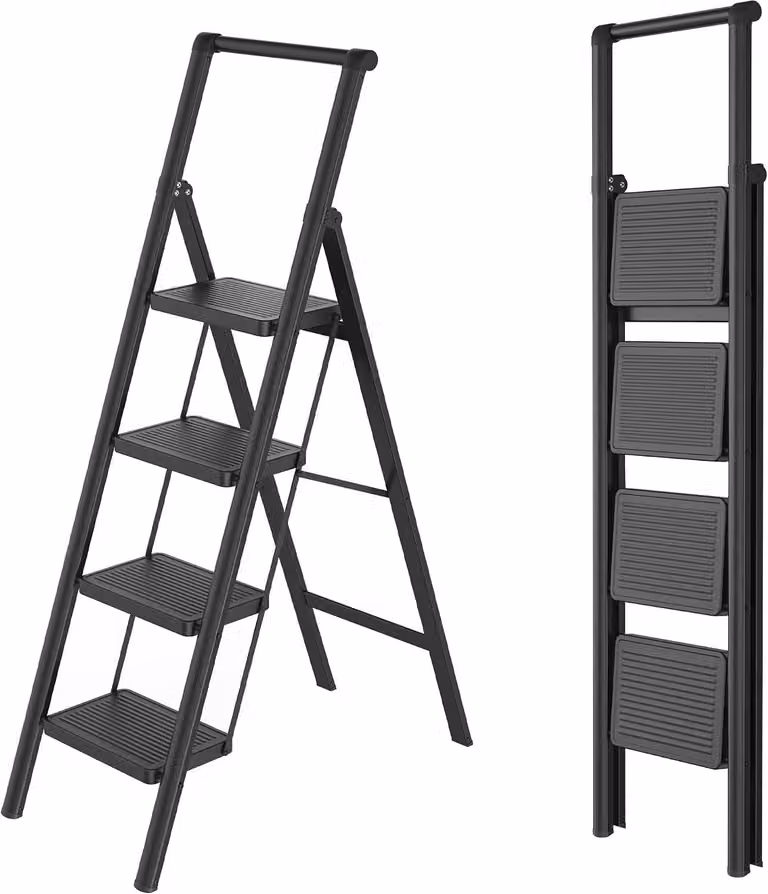 Scala pieghevole a 4 gradini con corrimano e gradini larghi antiscivolo, portata massima di 150 kg, colore nero, ideale per uso domestico e in ufficio