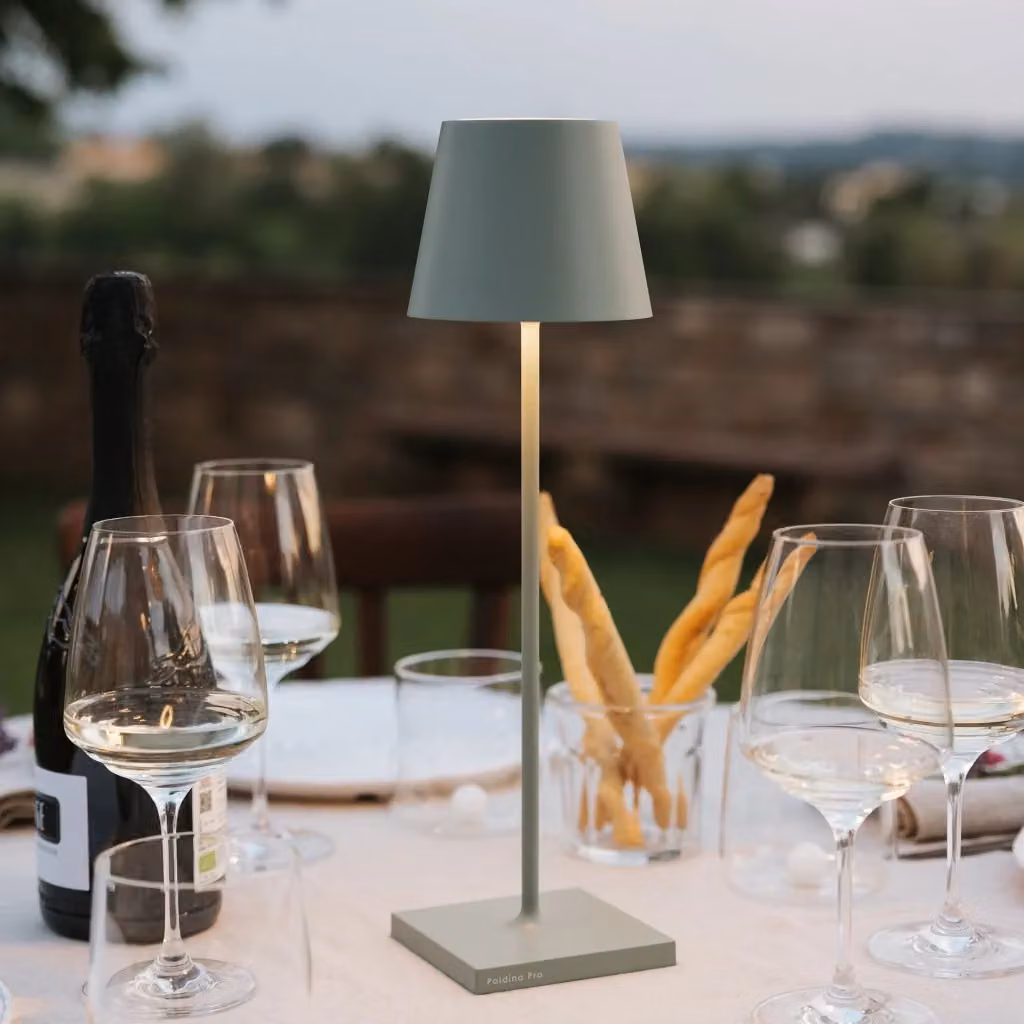 Lampada da tavolo LED Poldina Pro Zafferano Verde Salvia ricaricabile e dimmerabile con tecnologia touch e protezione IP54 – 2