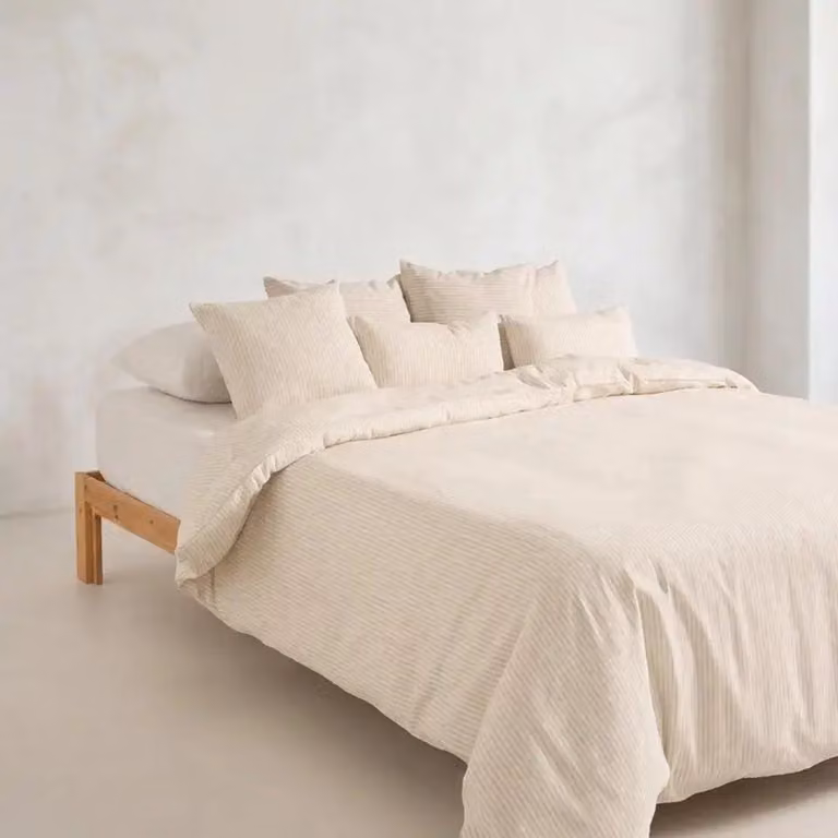 Set copripiumino a righe Gamusi Jacquard – 220 x 220 cm – Misto cotone tinto in filo – Ruwe Olie – Prodotto in Spagna – 2 federe