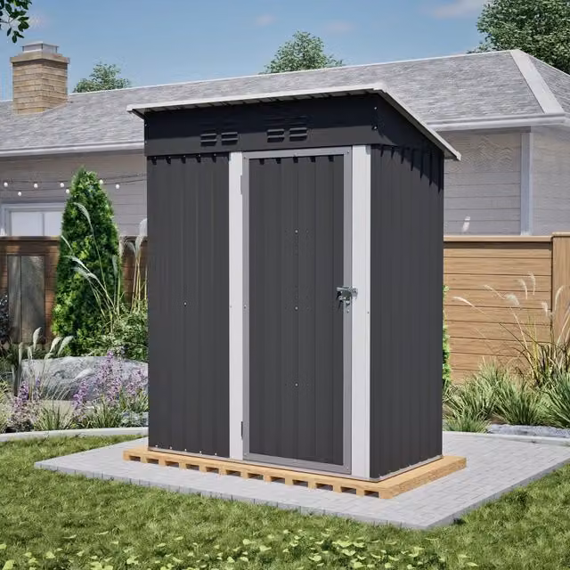 Casetta da giardino REDOM in metallo nero con porta chiudibile L: 152,2 cm, P: 83,6 cm, H: 182 cm