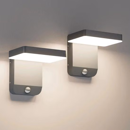 Lampada da Esterno con Sensore di Movimento e Illuminazione a LED - IP65 Resistente all'Acqua, Installazione Facile