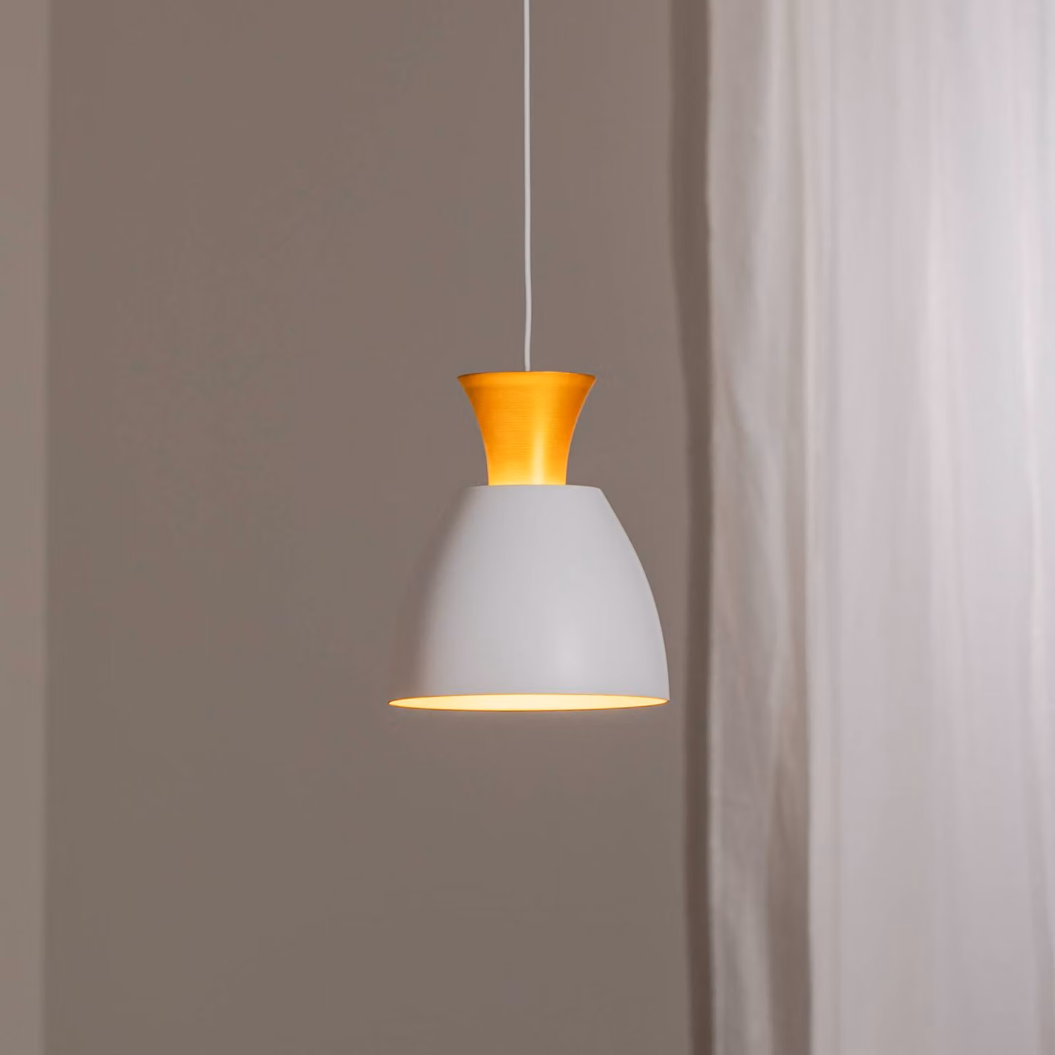 BEGA Lampada a sospensione LED Studio Line 51277, bianco/ottone, Ø 20 cm 51229/51277, dimmerabile, Bianco / Opale, Soggiorno / Sala da pranzo, Alluminio