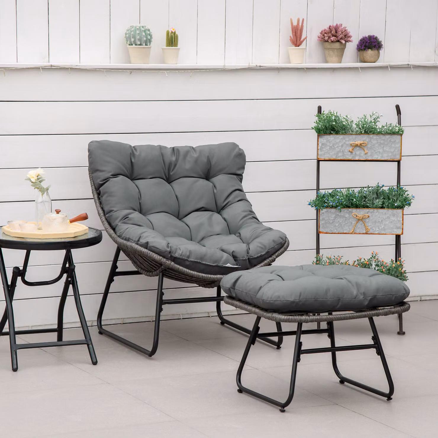 Poltrona da relax Outsunny in rattan con sgabello e cuscini in acciaio poliestere, colore grigio, L: 69 cm, P: 76 cm, H: 70 cm – 2