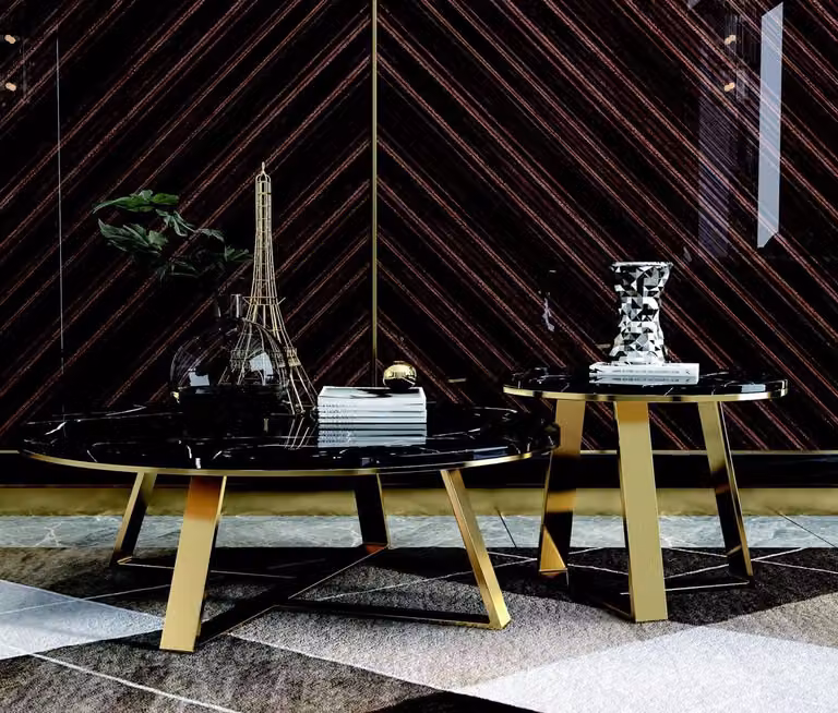 Glas-Couchtisch mit Edelstahl in modernem Design