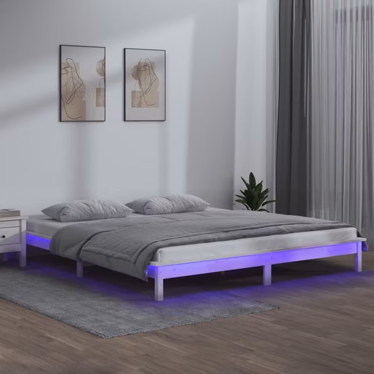 The Living Store Letto in legno massiccio con LED Bianco 150x200 cm