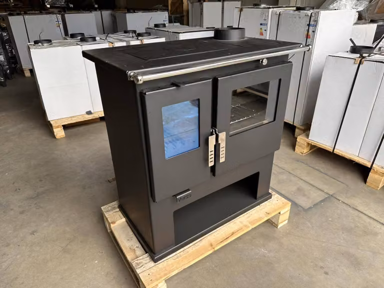 EEK A+ - Cucina a legna Verso CS canna fumaria destra 7,7 kW BImschV livello 2