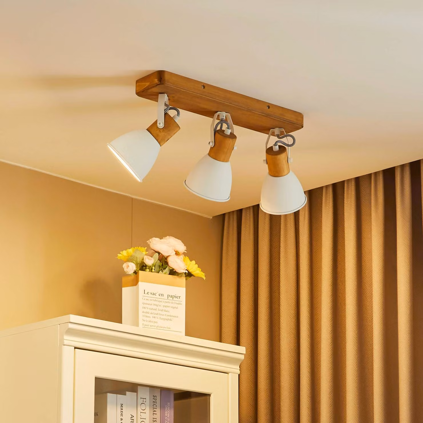 Lindby faretto da soffitto Merela, bianco, 45 cm, a 3 luci, legno, E14 Merela Lindby, dimmerabile, Legno chiaro, Soggiorno / Sala da pranzo, Legno, Scandinavo, Faretto
