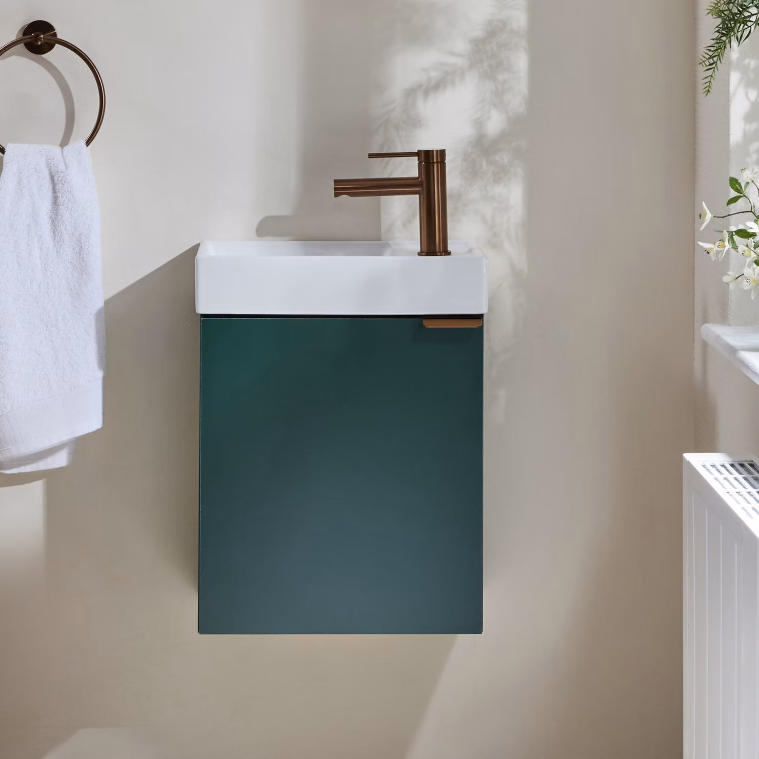 Mobile Bagno Verde Scuro Sospeso da 400mm con Lavabo e Maniglia con Impugnatura a Dito in Rame Satinato - Cluo