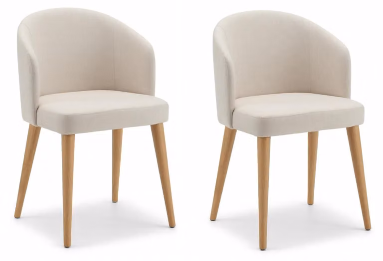 Set di sedie bianche, sedie imbottite, ideali per la sala da pranzo e la cucina. Arredamento per la sala da pranzo