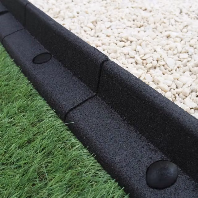 Set di 6 pezzi di bordatura per aiuole e bordo prato Monster Shop in gomma resistente agli UV, colore nero, lunghezza 1,2 m per pezzo