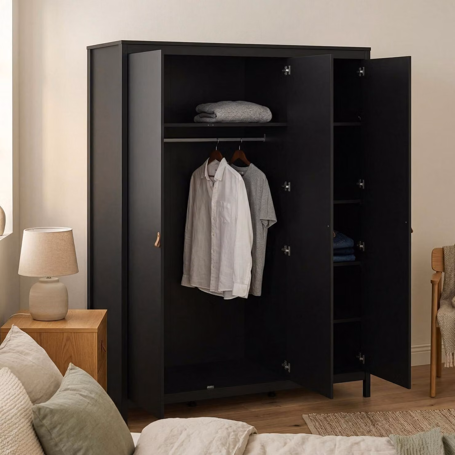 Dmora Guardaroba 3 Ante Conti 58.4x150 cm Nero, Appendiabiti 3 Ante