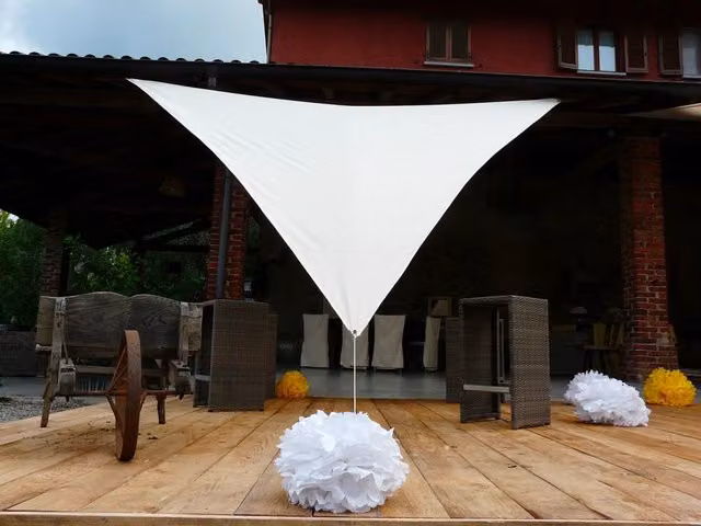 Tenda Vela da Giardino Triangolare Giordanoshop in Poliestere Bianco con Protezione UPF 50+ L/P/H: 400 x 400 x 400 cm – 1