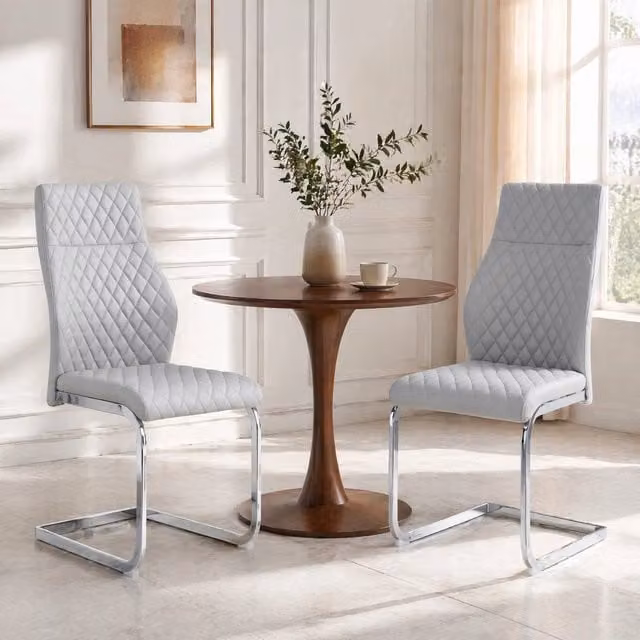 Set 2 sedie da pranzo ULEVR con schienale alto 100 cm, imbottitura 5 cm e rivestimento in similpelle grigio chiaro